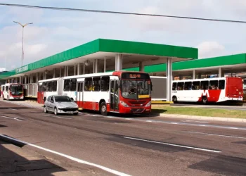 Candidatos do Enem em Manaus terão mais de 500 ônibus para atender 2ª fase neste domingo, 12