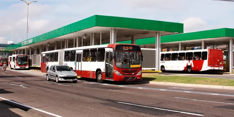 Candidatos do Enem em Manaus terão mais de 500 ônibus para atender 2ª fase neste domingo, 12