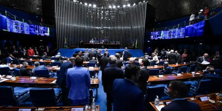 Senado aprova por 52 votos a 18 PEC das Decisões Monocráticas em 2º turno- texto vai à Câmara