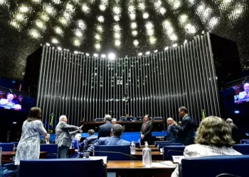 Senado-vota-Pec-limite-STF