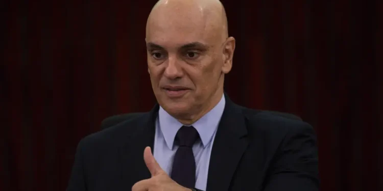 Moraes manda soltar quatro réus pelo 8 de janeiro