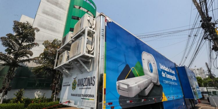 Amazonas implanta serviço com carreta de apoio para a realização de exames de imagens