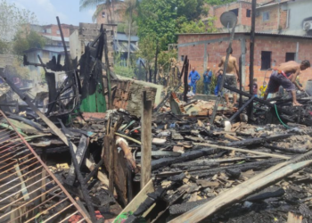 casas-incendio-manaus