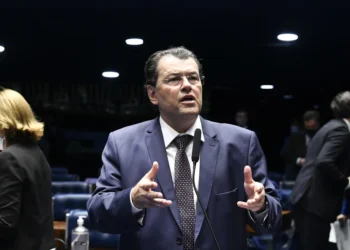 Foto eduardo braga no senado
