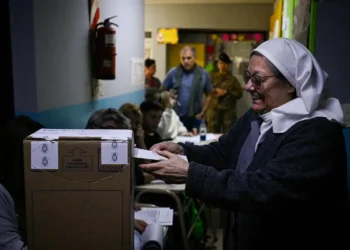 foto mulher votando eleição Argentina