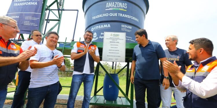 foto governador entregando estação de água