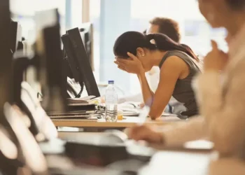Síndrome de burnout: atenção à própria saúde mental contribui para prevenção