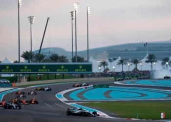 Hamilton reclama de carro imprevisível após sair no Q2 de Abu Dabi