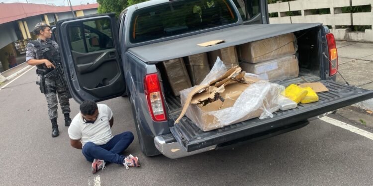 picape-com-droga-manaus