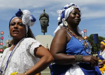 políticas contra racismo