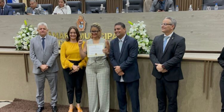 Promotora de Justiça do Amazonas é homenageada na CMM