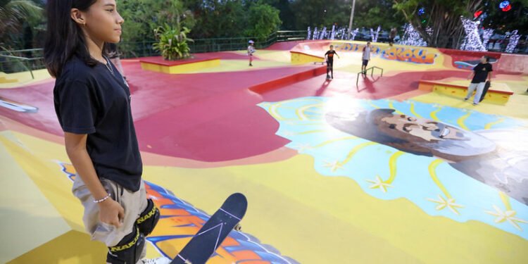 Foto com skatista na pista de skate Ulysses Boca