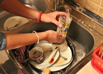 ‘O trabalho de cuidado é a base do funcionamento social’, destaca psicóloga