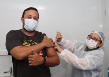 Confira os 74 pontos de vacinação contra Covid-19, em Manaus