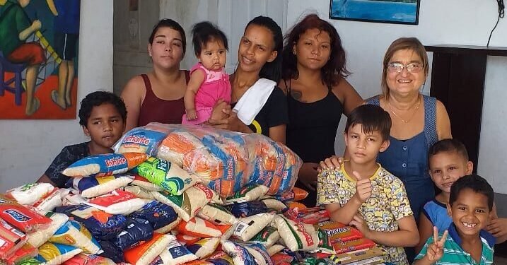 Dona Wal, conhecida pelo lar beneficente