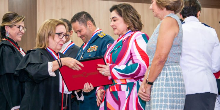 Maria do Carmo recebe Medalha da Ordem do Mérito Judiciário 2023