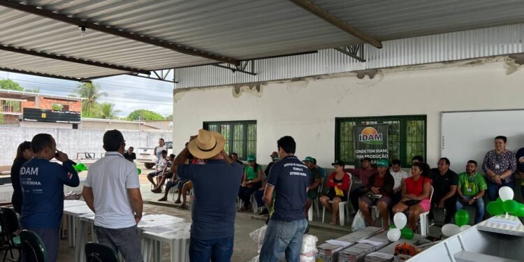 Produtores rurais de Iranduba recebem R$ 346 mil em crédito rural