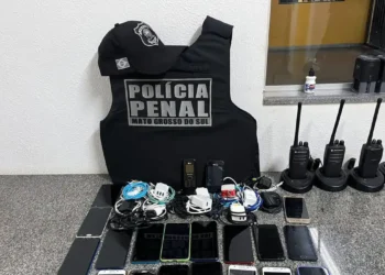 Mais de mil celulares são apreendidos em presídios do país durante operação