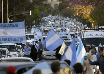 ARGENTINA-HEALTH-VIRUS-OPPOSITION-PROTEST