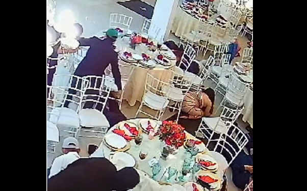 assalto festa de casamento