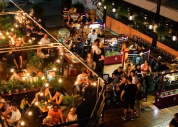 bares e restaurantes