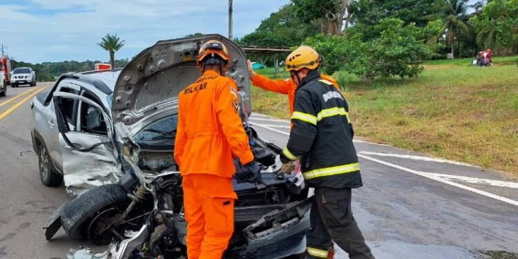 Grave acidente deixa três feridos e um morto na AM-070, no ramal de Paricatuba