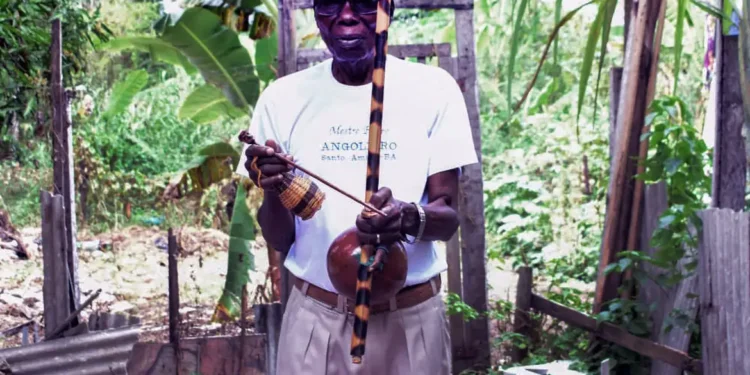 mestre de capoeira Felipe Santiago, de Santo Amaro da Purificação