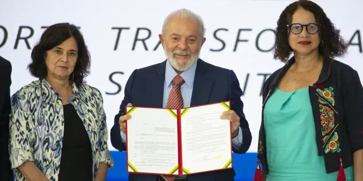 Governo Lula anuncia nova política para desenvolvimento da indústria