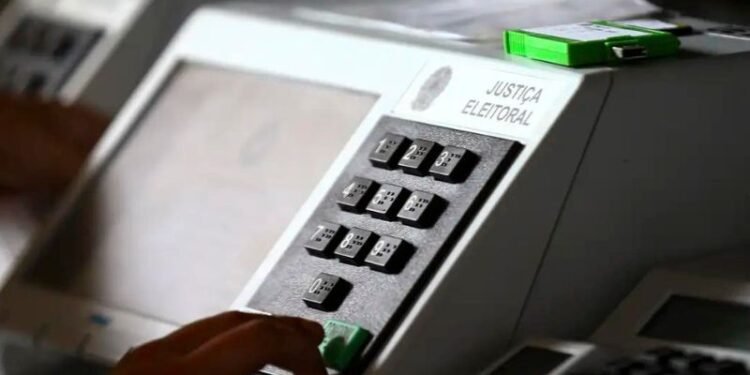 lacracao-urnas-eletronicas_mcamgo_abr