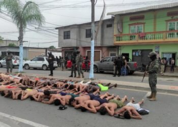 Detienen 68 personas que iban a tomarse centro de salud para proteger a herido en Ecuador