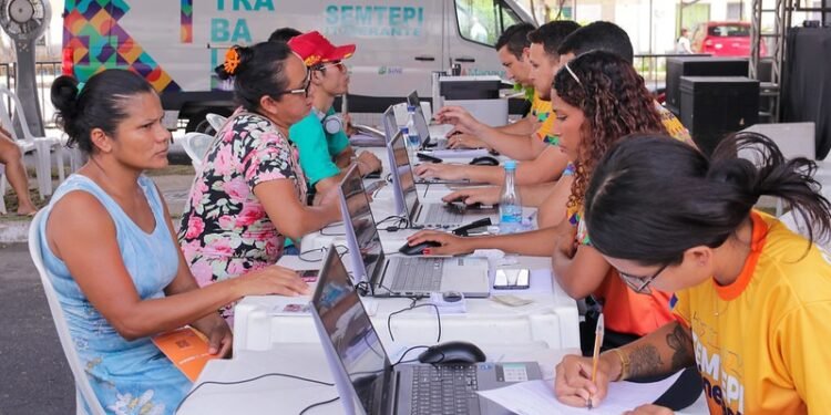 ‘Sine nos Bairros’ acontece em três escolas de Manaus