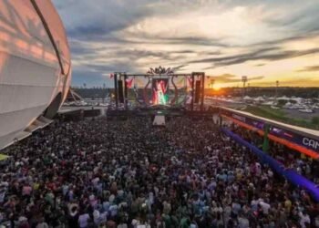 Bloco Manaus Memes 2023, no Podium da Arena da Amazônia (Foto: Alcides Neto/Divulgação).