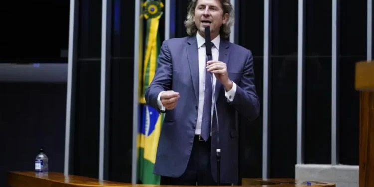 Deputado federal Zeca Dirceu tem casa assaltada no Paraná