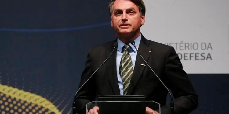 'Falo se meu advogado orientar', diz Bolsonaro sobre depoimento à PF nesta 5ª-feira