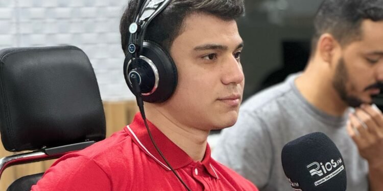 Gabriel Fernandes foi lançado como novo talento do Garantido, no último sábado. (Foto: Júnior Almeida).