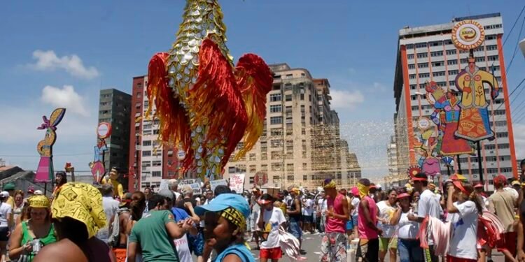 Galo da Madrugada homenageia este ano o cantor Reginaldo Rossi
