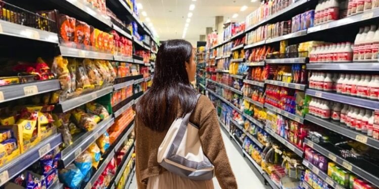 MPAM entra com Ação Civil Pública contra supermercado por venda de alimentos estragados, em Manaus