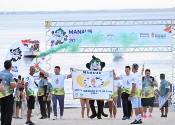 Manaus recebe título e bandeira de ‘Cidade Sul-Americana do Desporto’ de 2024