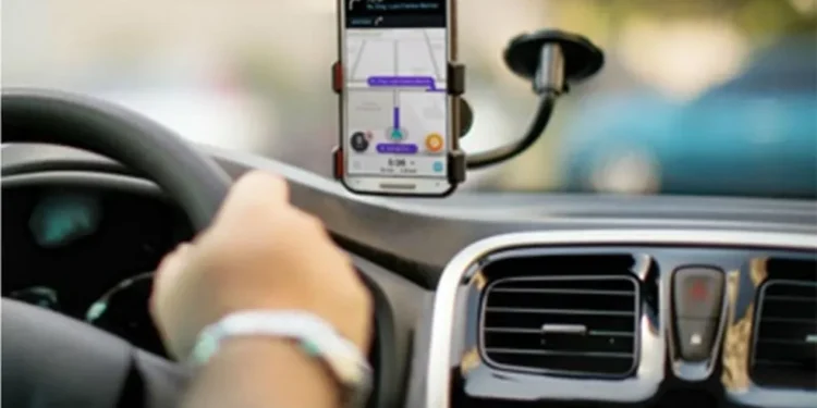 Motoristas de app poderão ter piso salarial, pagamento por hora trabalhada e INSS