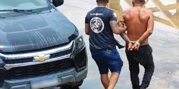 Suspeito de duplo homicídio é preso no Porto de Tonantins (Foto: Divulgação/PC-AM).