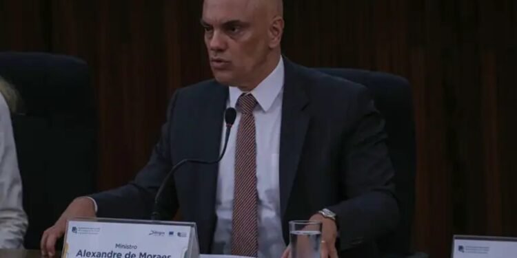 Perfil da Câmara dos Deputados no X é hackeado e ataca Alexandre de Moraes