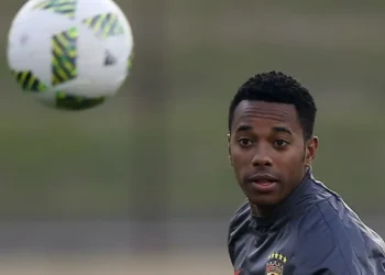 STJ decidirá em março se Robinho cumprirá pena por estupro no Brasil
