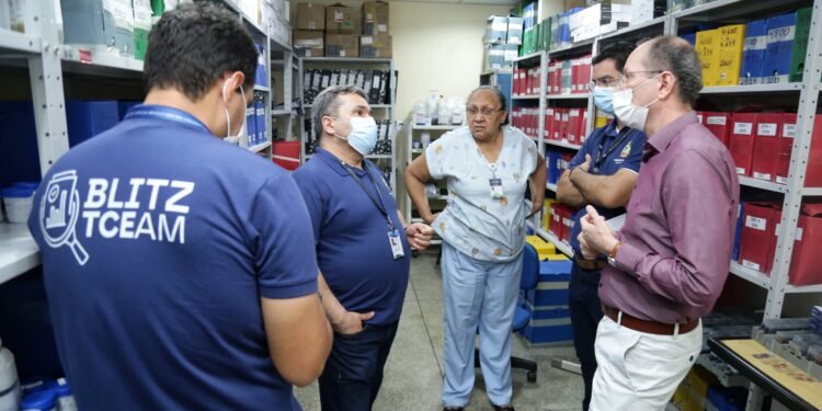 TCE-AM realiza inspeção na FCecon; confira