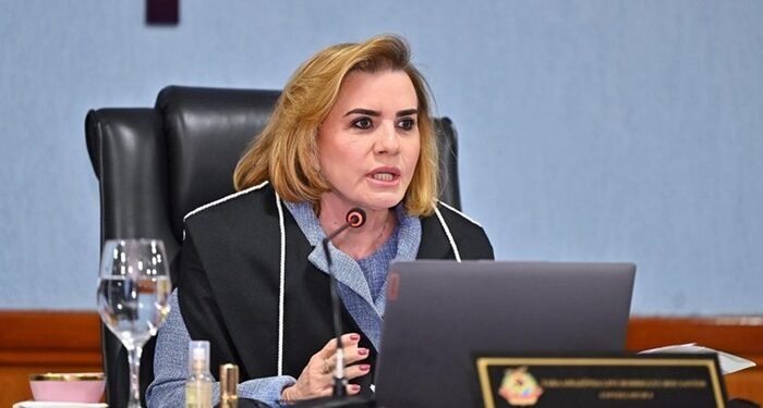 Vítima de violência de gênero, Yara Lins, propôs a criação da 'Ouvidoria da Mulher' no TCE/AM