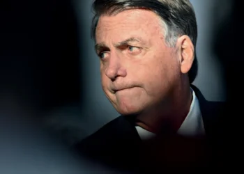 PF mira Bolsonaro e aliados em operação sobre tentativa de golpe; medidas são cumpridas no AM