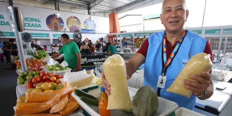 Feira coberta do Alvorada 1 é revitalizada e entregue aos feirantes nesta terça-feira