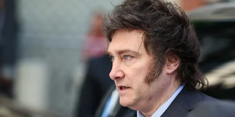 Milei promete fechar agência de notícias pública argentina Télam