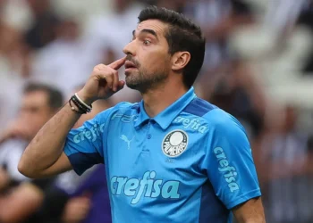 Abel Ferreira projeta ficar no Palmeiras até 2025
