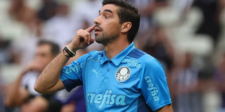 Abel Ferreira projeta ficar no Palmeiras até 2025