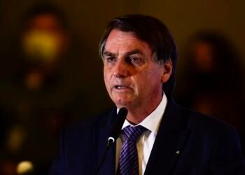 Defesa pede a Moraes devolução de passaporte para Bolsonaro viajar a Israel